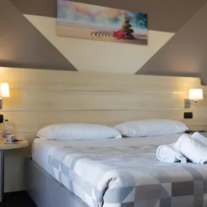 Giallo Hotel